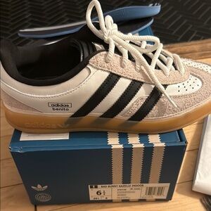 Adidas Limited Edition  Sneakers Classic Design
BAD BUNNY GAZELLE size 6.5M/ 8 W